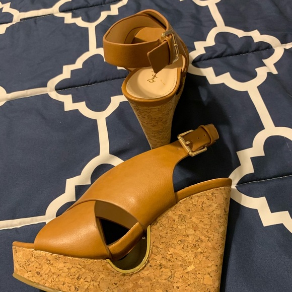 Shoes - Picture 3 of 5